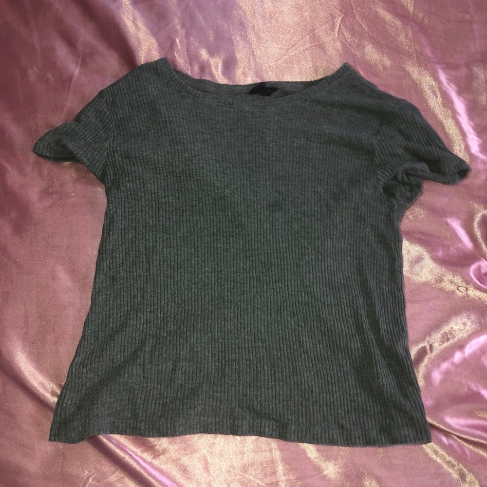 Gray Aeropostale crop top